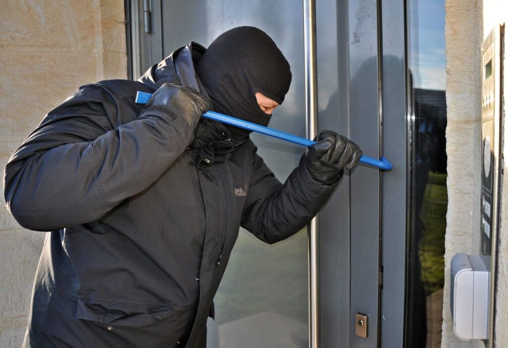 blog-burglar-how-to-protect-your-home-during-holidays-1024x703